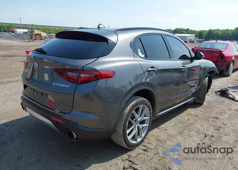 2018 Alfa Romeo Stelvio Sport Awd из США, поврежденный, VIN ZASFAKPNXJ7B73738